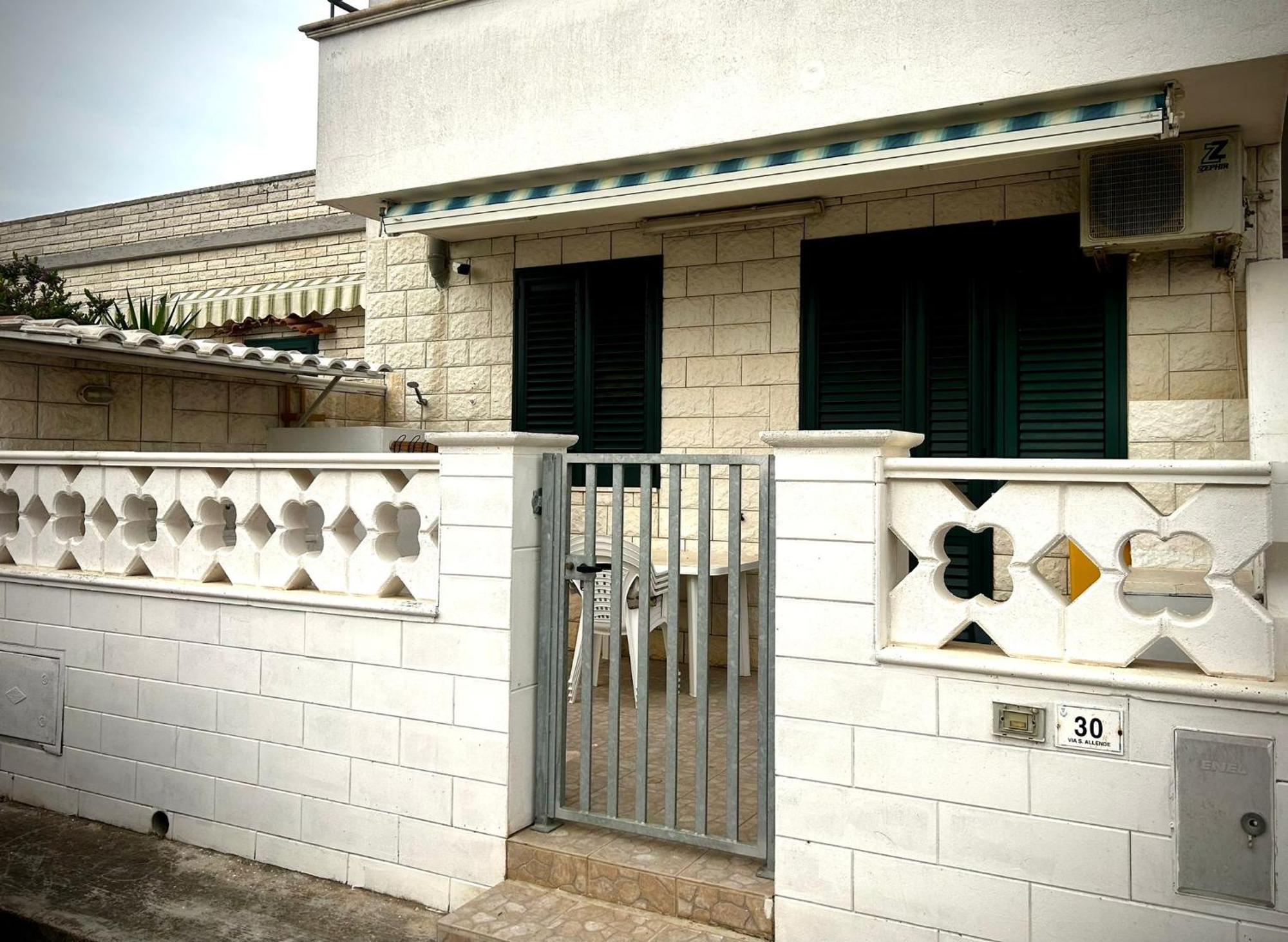 Casa Rebecca - Torre Pali  Villa Exterior foto
